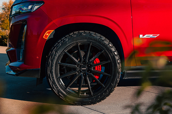 Фото дисков Vossen HF6-1 Черный глянец на Cadillac Escalade V