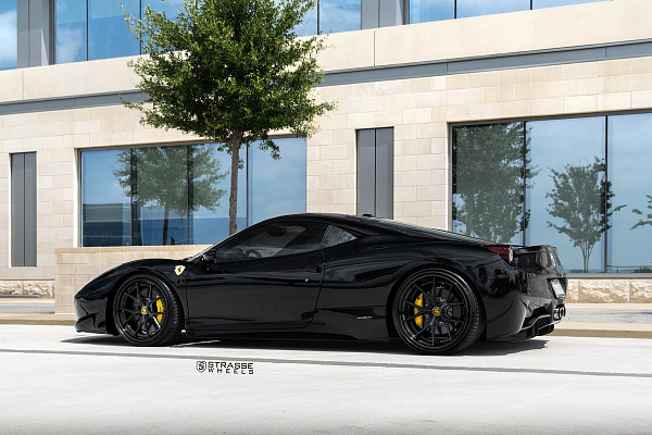 Фото дисков Strasse Wheels SM5R Deep Concave FS Другой цвет на Ferrari 458