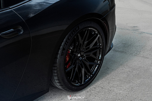 Фото дисков Anrky S1-X1 Черный глянец на Ferrari GTC4Lusso