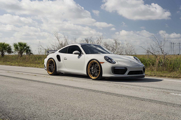Фото дисков Strasse Wheels SV10 Deep Concave FS Другой цвет на Porsche 911 VII