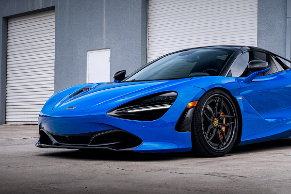 Фото дисков Strasse Wheels SV4 Deep Concave FS Черный сатин на McLaren 720S