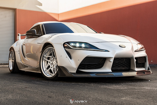 Фото дисков Anrky S3-X3 Полированный лак на Toyota Supra A90