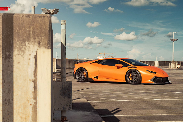 Фото дисков Anrky AN13 Глянцевый темный лак на Lamborghini Huracan