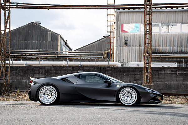 Фото дисков HRE 515 GTM Глянцевый лак на Ferrari SF90