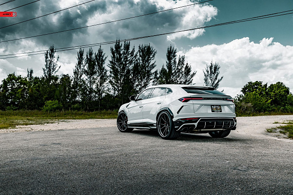 Фото дисков Anrky AN32 Черный сатин на Lamborghini Urus