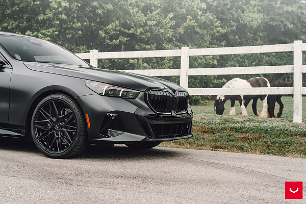 Фото дисков Vossen HF-7 Черный глянец на BMW 5/M5 (G60/G90)