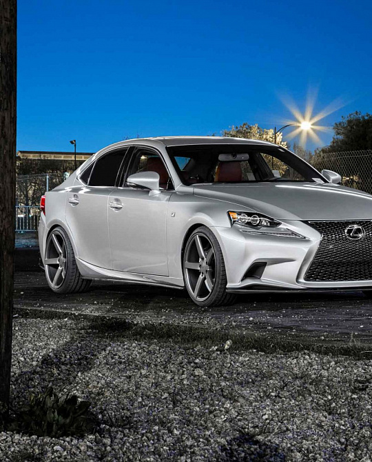 Фото дисков CV3 Сатиновый графит на Lexus IS II