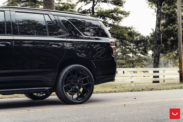 Фото дисков Vossen HF6-4 Черный глянец на Chevrolet Tahoe V