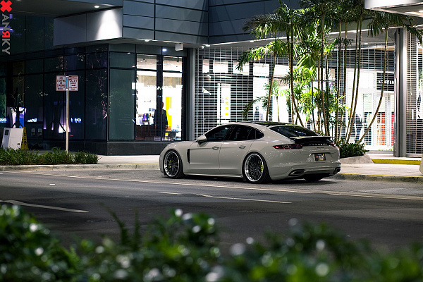 Фото дисков Anrky AN39 Черный сатин на Porsche Panamera III