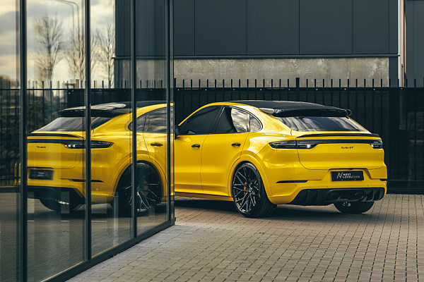 Фото дисков Brixton Forged PF10 Черный глянец на Porsche Cayenne III