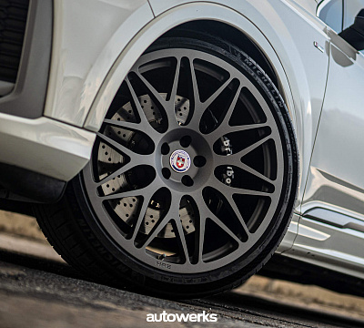 Фото дисков HRE 300M на Audi Q7 (4M)