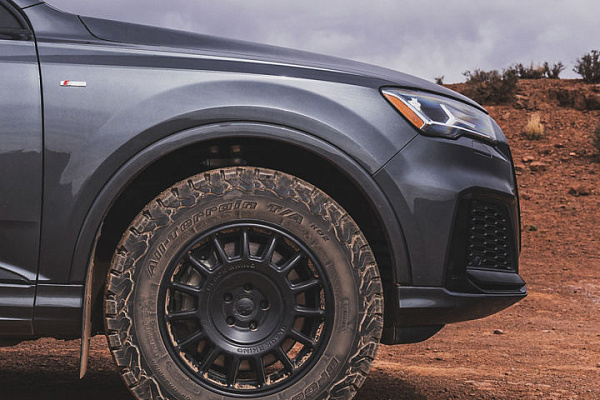 Фото дисков Black Rhino VOLL Черный сатин на Audi Q7 (4M)
