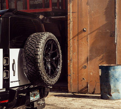 Фото дисков Vossen UV-X на Land Rover Defender II