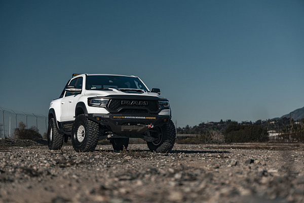 Фото дисков Black Rhino BARRAGE Белый сатин на Ram 1500 V