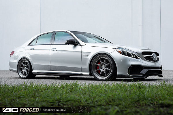 Фото дисков BC Forged LE82 // MLE82 Сатиновый темный лак на Mercedes-Benz E-Class (W212, S212, C207)