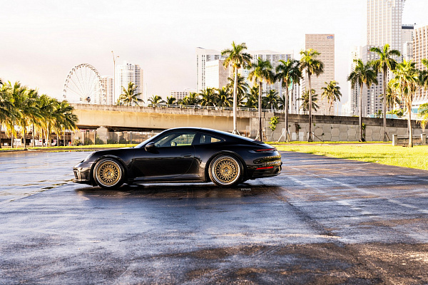 Фото дисков Strasse Wheels SC20 Track Сатиновое золото на Porsche 911 VIII