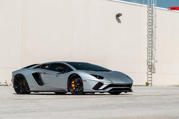 Фото дисков Anrky AN22 Черный сатин на Lamborghini Aventador
