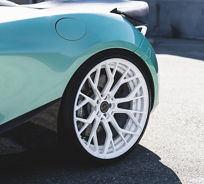 Фото дисков Brixton Forged PF10 на McLaren 720S