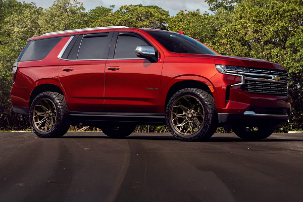 Фото дисков 4PLAY 4P83 Глянцевая бронза на Chevrolet Tahoe V