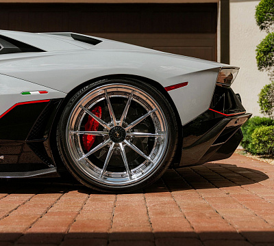 Фото дисков 1886 Wheels G010 на Lamborghini Aventador
