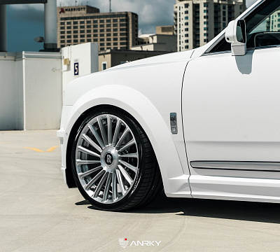 Фото дисков Anrky RF-282 на Rolls-Royce Cullinan