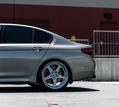 Фото дисков HRE 527 на BMW 5/M5 (G30/F90)