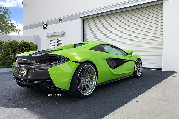 Фото дисков Strasse Wheels SV1 Deep Concave FS Сатиновый темный лак на McLaren 570S