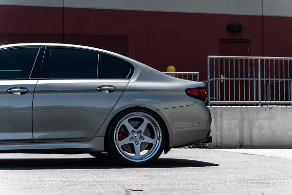 Фото дисков HRE 527 Глянцевый лак на BMW 5/M5 (G30/F90)