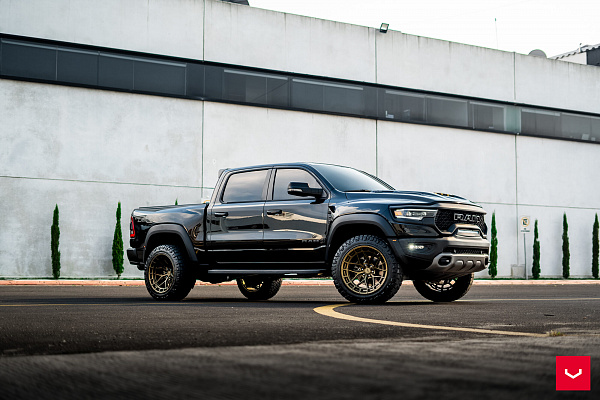 Фото дисков Vossen HFX-1 (6-Lug) Сатиновое темное золото на Ram 1500 V