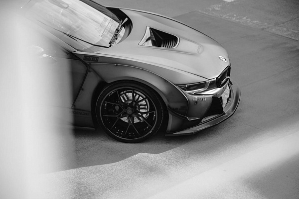 Фото дисков Savini SV80 Черный сатин на BMW i8