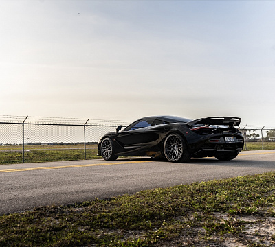 Фото дисков Strasse Wheels SV10M Deep Concave FS на McLaren 720S