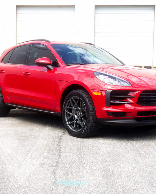 Фото дисков FF01 Глянцевый графит на Porsche Macan I