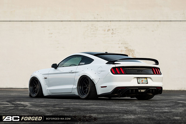 Фото дисков BC Forged LE52 // MLE52 Черный матовый на Ford Mustang VI