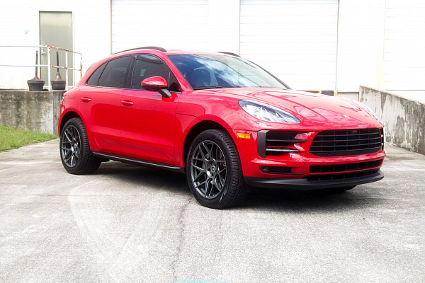Фото дисков HRE FF01 Глянцевый графит на Porsche Macan I