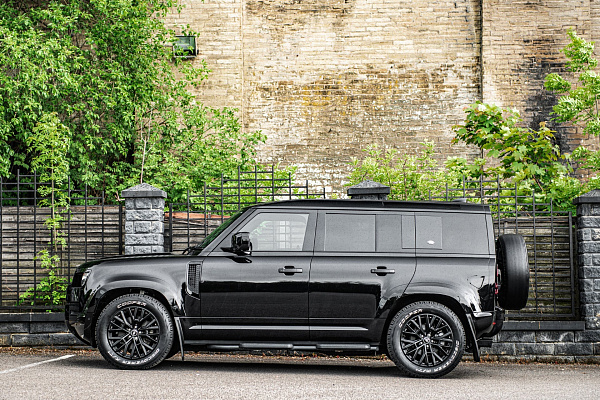 Фото дисков Kahn RS 3.0 Черный сатин на Land Rover Defender II