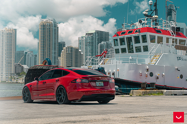 Фото дисков Vossen HF-5 Черный глянец на Tesla Model S