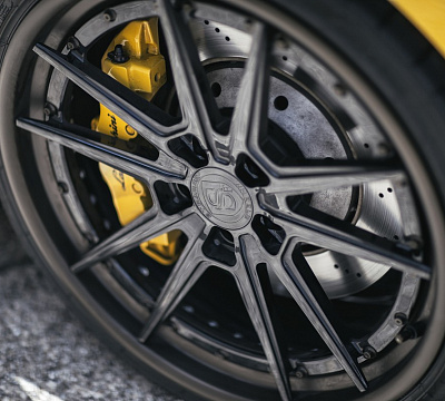 Фото дисков Strasse Wheels SV1 Deep Concave FS на Lamborghini Gallardo
