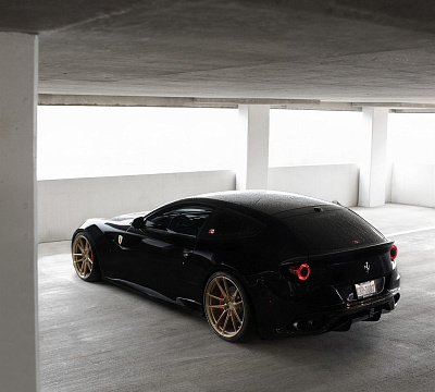 Фото дисков Anrky AN14 на Ferrari 812