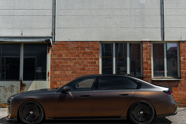 Фото дисков ST Wheels ST7 Черный глянец на BMW 7 (G70)