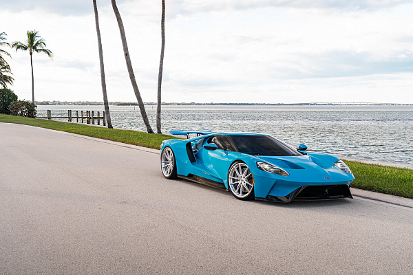 Фото дисков HRE P104 Глянцевый лак на Ford GT II