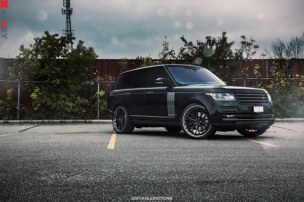 Фото дисков Anrky AN30 Черный сатин на Range Rover IV