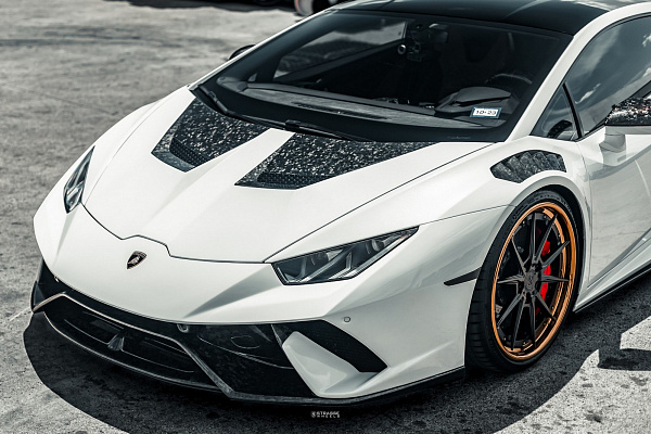 Фото дисков Strasse Wheels SV10 Deep Concave FS Другой цвет на Lamborghini Huracan