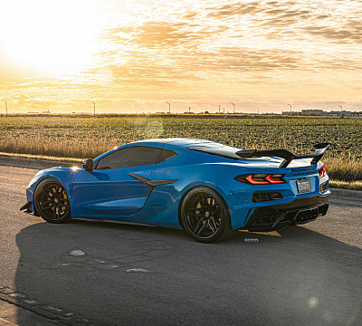 Фото дисков Strasse Wheels SV4-RS Deep Concave FS на Chevrolet Corvette C8