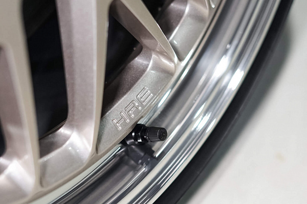 Фото дисков HRE 520 Глянцевая шампань на Porsche 911 VIII