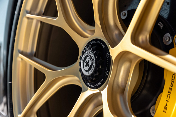 Фото дисков HRE R161 Lightweight Сатиновое золото на Porsche 911 VIII