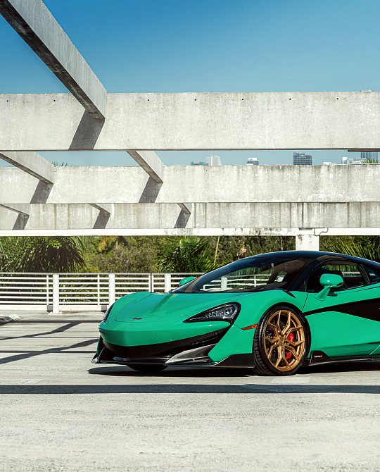 Фото дисков EVO-3R Глянцевое темное золото на McLaren 600