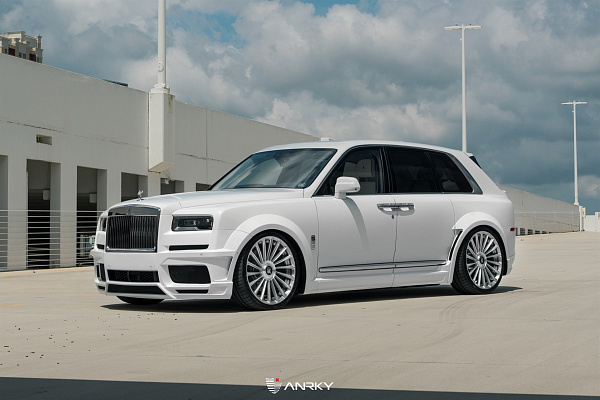Фото дисков Anrky RF-282 Глянцевый лак на Rolls-Royce Cullinan