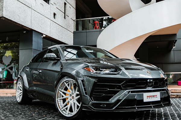 Фото дисков Brixton Forged PF8 Сатиновый лак на Lamborghini Urus