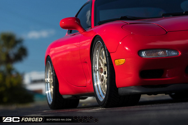 Фото дисков BC Forged LE81 // MLE81 Глянцевая шампань на Mazda RX-7 III
