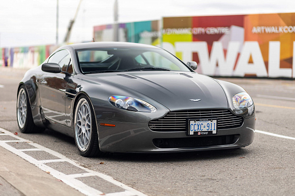 Фото дисков HRE 300 Серебро на Aston Martin Vantage 3
